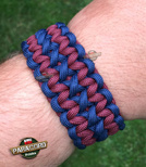 Bransoleta z Paracordu typ "X-Cobra" na klamrze z wbudowanym gwizdkiem, krzesiwem i blachą, Kolor "Dark blue - Dark red"