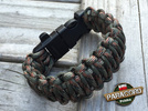 Bransoleta z Paracordu typ "King Cobra" na klamrze z wbudowanym gwizdkiem, krzesiwem i blachą, Kolor "Army Green Camo"