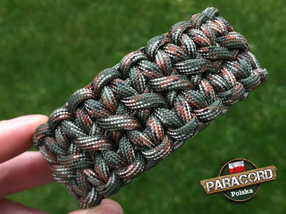 Bransoleta z Paracordu typ "X-Cobra" na klamrze z wbudowanym gwizdkiem, krzesiwem i blachą, Kolor "Army Green Camo"