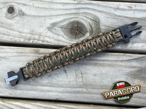 Bransoleta z Paracordu typ "King Cobra" na klamrze z wbudowanym gwizdkiem, krzesiwem i blachą, Kolor "Army Green Camo"