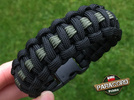 Bransoleta z Paracordu typ "Cobra Thin Green Line" z wplecioną plastikową klamrą
