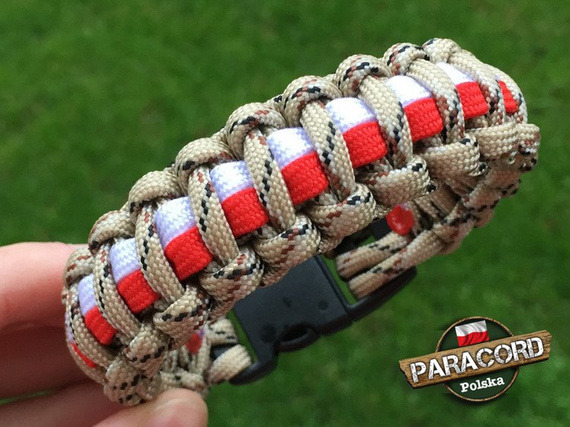 Bransoleta z Paracordu typ "Cobra Patriotyczna - Desert Camo" z wplecioną plastikową klamrą