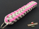Brelok survivalowy z Paracordu 550 o splocie "Royal Box Knot", kolor: "Light grey - Pink"