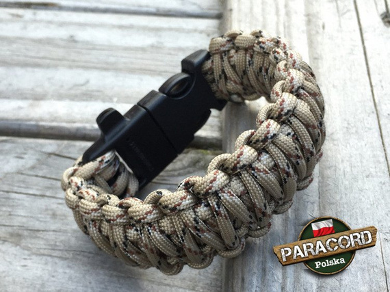 Bransoleta z Paracordu typ "King Cobra" na klamrze z wbudowanym gwizdkiem, krzesiwem i blachą, Kolor "Desert Camo"