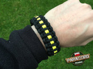 Bransoleta z Paracordu typ "Cobra Thin Yellow Line" z wplecioną plastikową klamrą