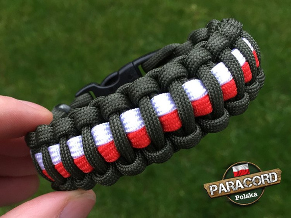 Bransoleta z Paracordu typ "Cobra Patriotyczna - Army Green" z wplecioną plastikową klamrą
