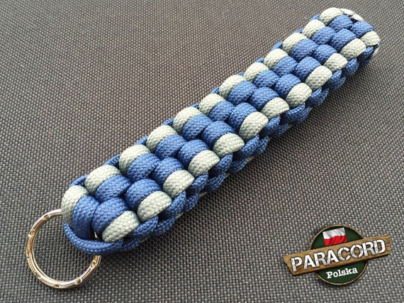 Brelok survivalowy z Paracordu 550 o splocie "Royal Box Knot", kolor: "Dark blue - Gun metal"
