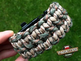 Bransoleta z Paracordu typ "X-Cobra" na klamrze z wbudowanym gwizdkiem, krzesiwem i blachą, Kolor "Desert Camo - Army Green Camo"