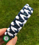 Bransoleta z Paracordu typ "Tesla", kolor: "White - Dark Blue"