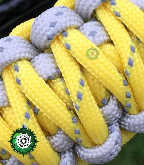 Bransoleta survivalowa z Paracordu typ: King Cobra z wplecioną metalową regulowaną szeklą