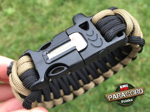 Bransoleta z Paracordu typ "King Cobra" na klamrze z wbudowanym gwizdkiem, krzesiwem i blachą, Kolor "Black - Coyote Brown"