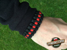 Bransoleta z Paracordu typ "Cobra Thin Red Line" z wplecioną plastikową klamrą