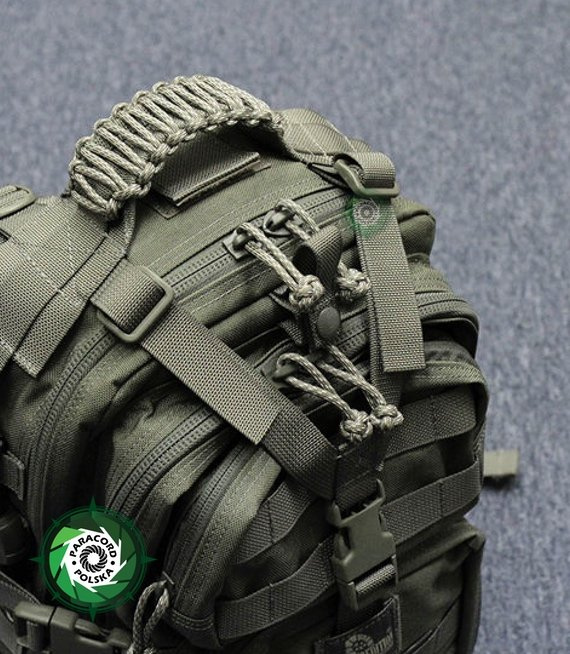 Paracord Zipper-Pull o splocie "Diamond" długość 60-65 mm.