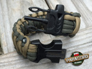 Bransoleta z Paracordu typ "King Cobra" na klamrze z wbudowanym gwizdkiem, krzesiwem i blachą, Kolor "Army Green - Coyote Brown"