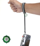 Pasek z oryginalnego Paracordu typ III 550 o siedmiu rdzeniach do aparatu, kamery, lornetki, dalomierza, typ splotu "Cobra", kolor "Black - Neutral grey"