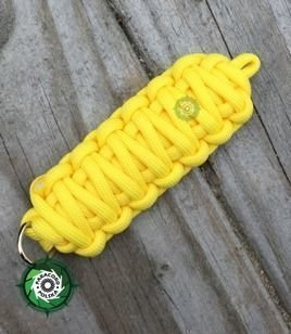 Brelok survivalowy z Paracordu 550 o splocie "King Cobra", kolor "Yellow"