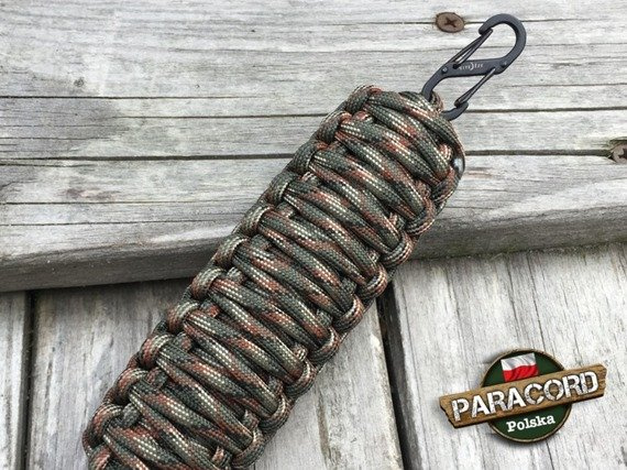 Brelok survivalowy z Paracordu 550 o splocie "Royal Cobra", kolor "Army Green Camo" z metalową szeklą Nite Ize S-BINER