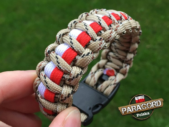 Bransoleta z Paracordu typ "Cobra Patriotyczna - Desert Camo" z wplecioną plastikową klamrą