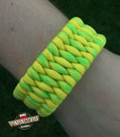 Bransoleta survivalowa z Paracordu typ "Extreme", z wplecioną metalową regulowaną szeklą, kolor: "Yellow - Fluor yellow camo"