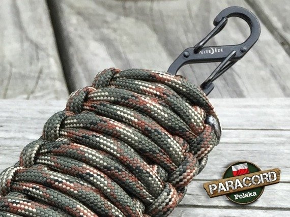 Brelok survivalowy z Paracordu 550 o splocie "Royal Cobra", kolor "Army Green Camo" z metalową szeklą Nite Ize S-BINER