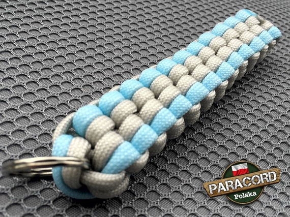 Brelok survivalowy z Paracordu 550 o splocie "Royal Box Knot", kolor: "Neutral grey - Crystal blue"