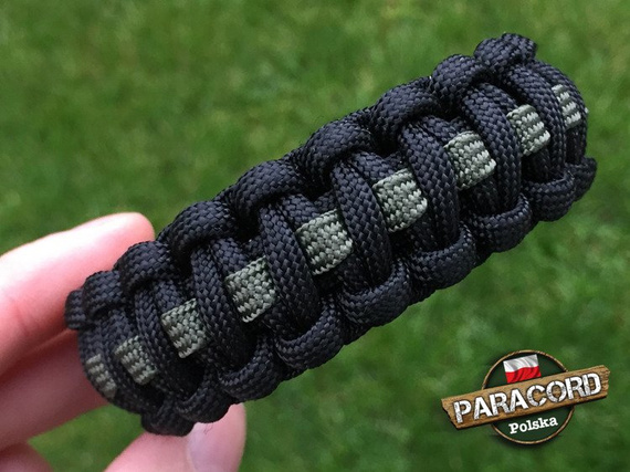 Bransoleta z Paracordu typ "Cobra Thin Green Line" z wplecioną plastikową klamrą