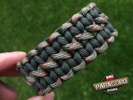 Bransoleta z Paracordu typ "X-Cobra" na klamrze z wbudowanym gwizdkiem, krzesiwem i blachą, Kolor "Army Green Camo - Army Green"