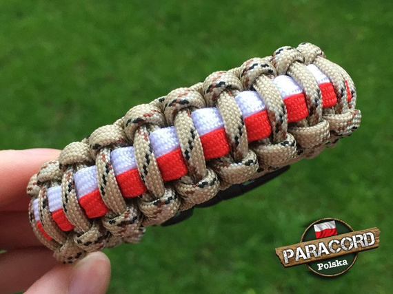Bransoleta z Paracordu typ "Cobra Patriotyczna - Desert Camo" z wplecioną plastikową klamrą