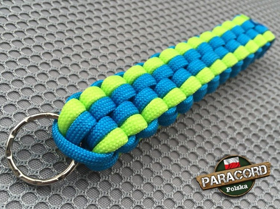 Brelok survivalowy z Paracordu 550 o splocie "Royal Box Knot", kolor: "Sky Blue - Fluor green"