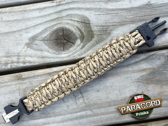 Bransoleta z Paracordu typ "King Cobra" na klamrze z wbudowanym gwizdkiem, krzesiwem i blachą, Kolor "Desert Camo"