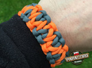 Bransoleta z Paracordu typ "King Two Face" z wplecioną plastikowa klamrą kolor "Gun Metal - Orange Yellow"
