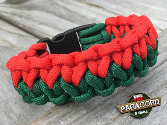Bransoleta z Paracordu typ "Two Face" z wplecioną plastikową klamrą, kolor "Red - Green"