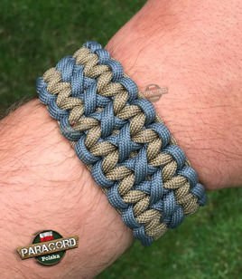 Bransoleta z Paracordu typ "X-Cobra" na klamrze z wbudowanym gwizdkiem, krzesiwem i blachą, Kolor "Gun metal - Coyote brown"