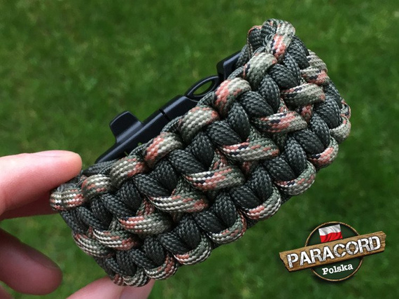 Bransoleta z Paracordu typ "X-Cobra" na klamrze z wbudowanym gwizdkiem, krzesiwem i blachą, Kolor "Army Green Camo - Army Green"