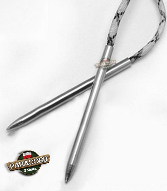 Metalowa Igła do Paracordu, ułatwiająca wykonanie skomplikowanych splotów.