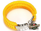 Bransoleta survivalowa z Paracordu typ "Extreme", z wplecioną metalową regulowaną szeklą, kolor "Yellow"
