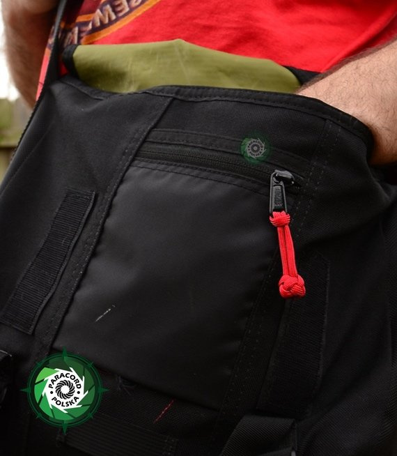 Paracord Zipper-Pull o splocie "Diamond" długość 60-65 mm.