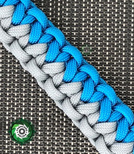 Bransoleta z Paracordu typ "Two Face" z wplecioną plastikową klamrą, kolor "Neutral grey - Sky blue"