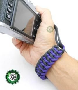 Pasek z oryginalnego Paracordu typ III 550 o siedmiu rdzeniach do aparatu, kamery, lornetki, dalomierza, typ splotu "Salomon", kolor "Purple - Black"