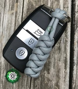 Zipper-Pull z paracordu o splocie "Emperor's Wild" długość 60-65 mm. Idealny brelok do kluczy