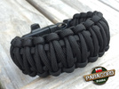 Bransoleta z Paracordu typ "King Cobra" na klamrze z wbudowanym gwizdkiem, krzesiwem i blachą, Kolor "Black"