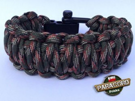 Bransoleta survivalowa z Paracordu typ "King Cobra - Army green camo" z wplecioną metalową regulowaną szeklą