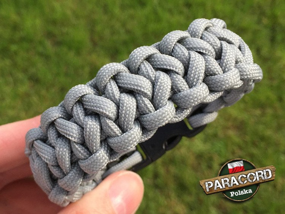 Bransoleta z Paracordu typ "Two Face" z wplecioną plastikową klamrą, kolor "Neutral Grey"