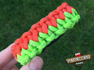 Bransoleta z Paracordu typ "Two Face" z wplecioną plastikową klamrą, kolor "Red Reflective - Fluor Green Reflective"