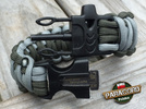 Bransoleta z Paracordu typ "King Cobra" na klamrze z wbudowanym gwizdkiem, krzesiwem i blachą, Kolor "Neutral Grey - Army Green"