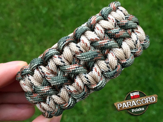 Bransoleta z Paracordu typ "X-Cobra" na klamrze z wbudowanym gwizdkiem, krzesiwem i blachą, Kolor "Desert Camo - Army Green Camo"