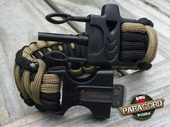 Bransoleta z Paracordu typ "King Cobra" na klamrze z wbudowanym gwizdkiem, krzesiwem i blachą, Kolor "Black - Coyote Brown"