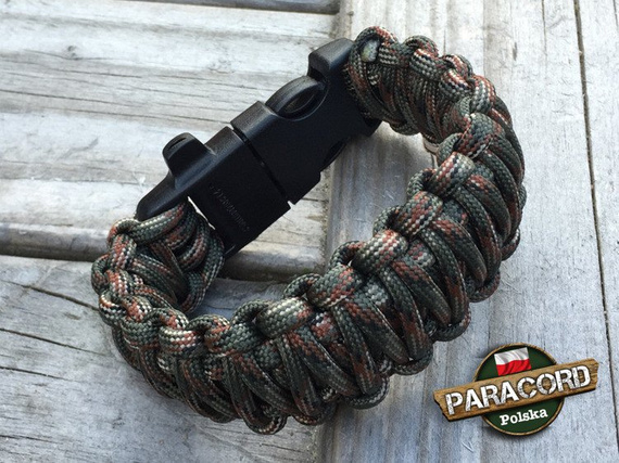 Bransoleta z Paracordu typ "King Cobra" na klamrze z wbudowanym gwizdkiem, krzesiwem i blachą, Kolor "Army Green Camo"