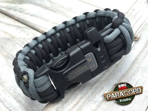 Bransoleta z Paracordu typ "King Cobra" na klamrze z wbudowanym gwizdkiem, krzesiwem i blachą, Kolor "Black - Gun Metal"