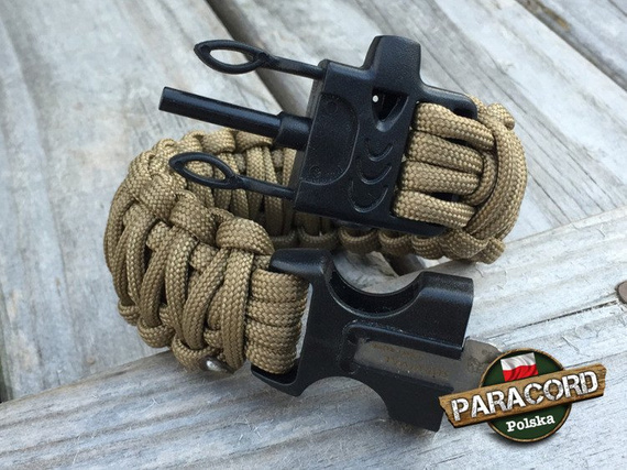 Bransoleta z Paracordu typ "King Cobra" na klamrze z wbudowanym gwizdkiem, krzesiwem i blachą, Kolor "Coyote Brown"